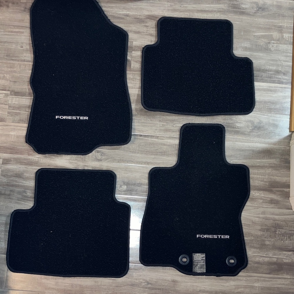 Forester Black Car Floor Mats 2025 New